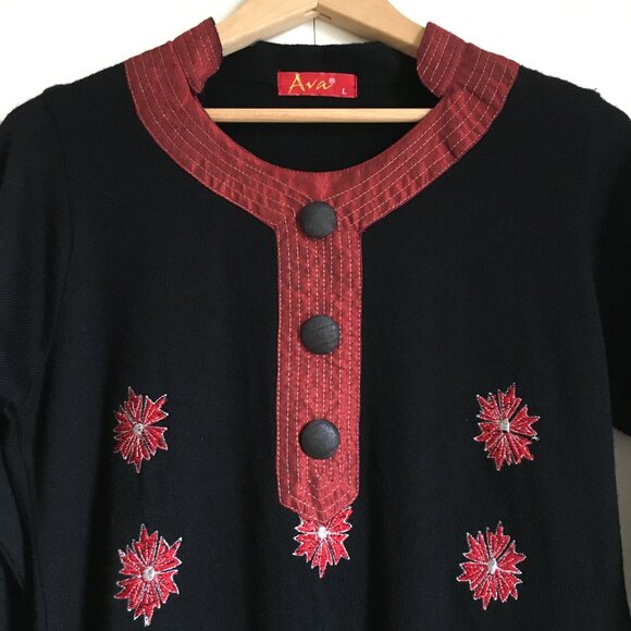Silver Stitched Red Carnation Buttoned Knit Tunic Sweater - Picture 7 of 16